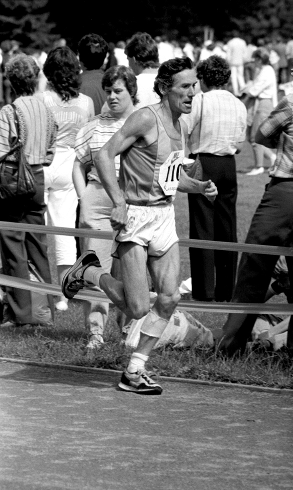 Lachie Stewart, Stirling Half, 1985. Photo G Macindoe