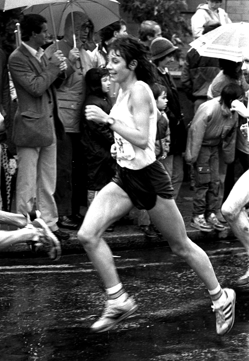 Glasgow Marathon 1985. Angie Payne (1st woman)