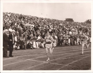 Lachie Stewart winning at Cowal in 1970 from Norman Morrison