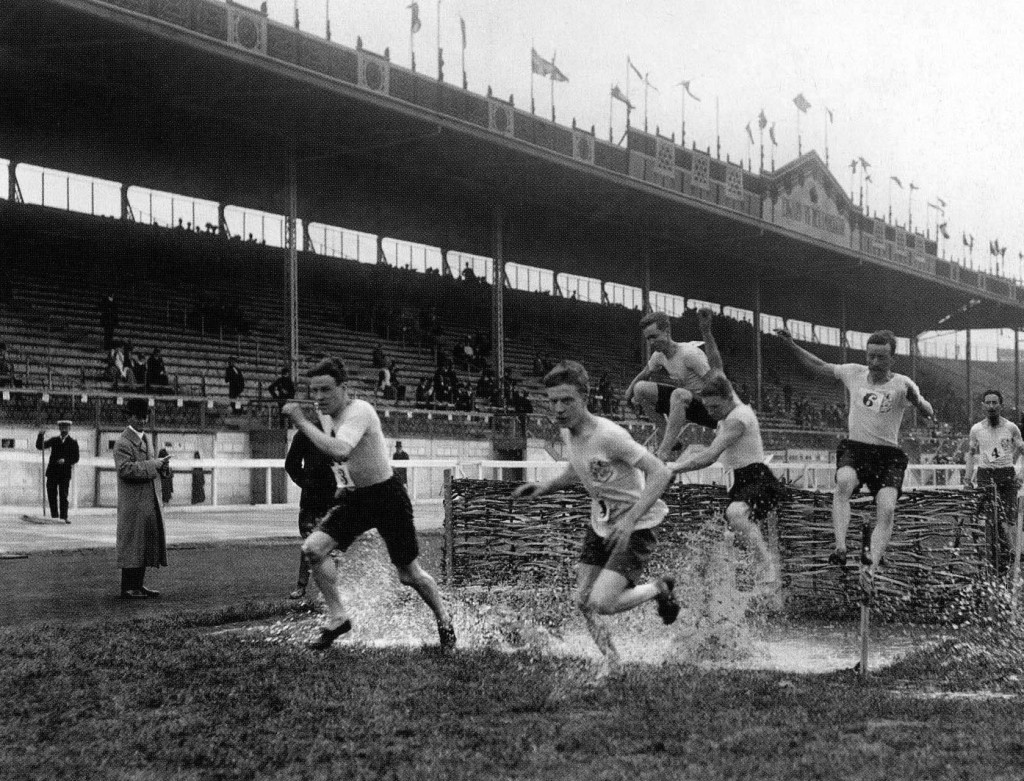 1908 Oly steeplechase final _1 Russell _4 Robertson